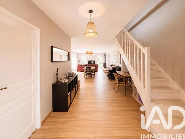Maison 6 pièces 181 m²