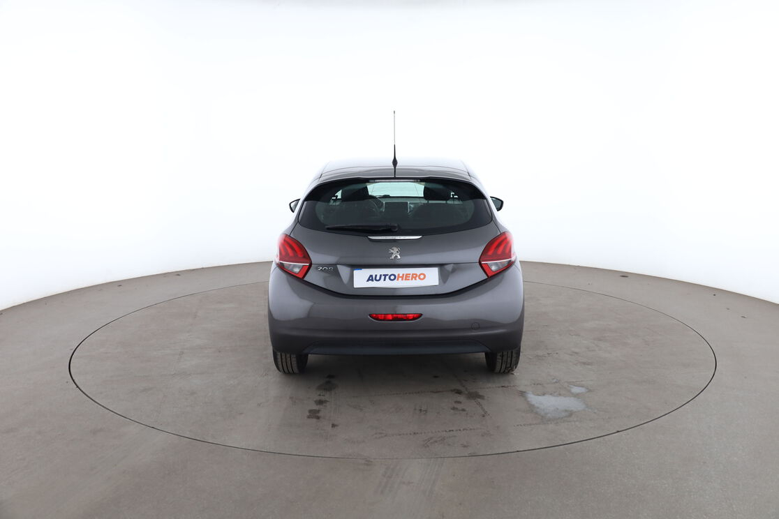 Peugeot 208 1.2 PureTech Active ETG5 — photo 4