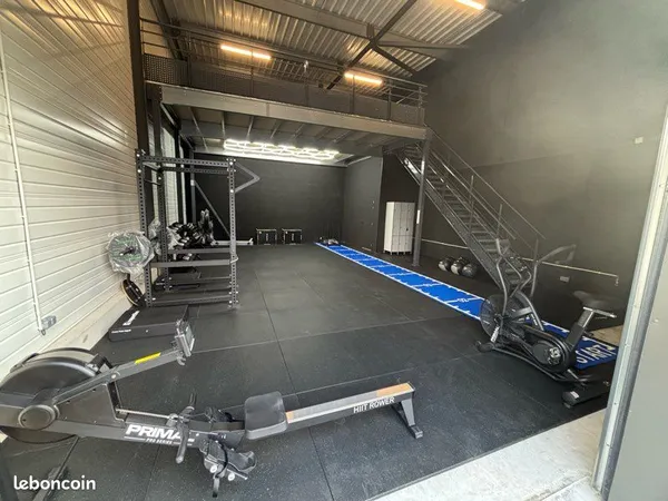 À LOUER - STUDIO DE SPORT CLÉ EN MAIN DE 150 m² À MARCHEPRIME (33)
