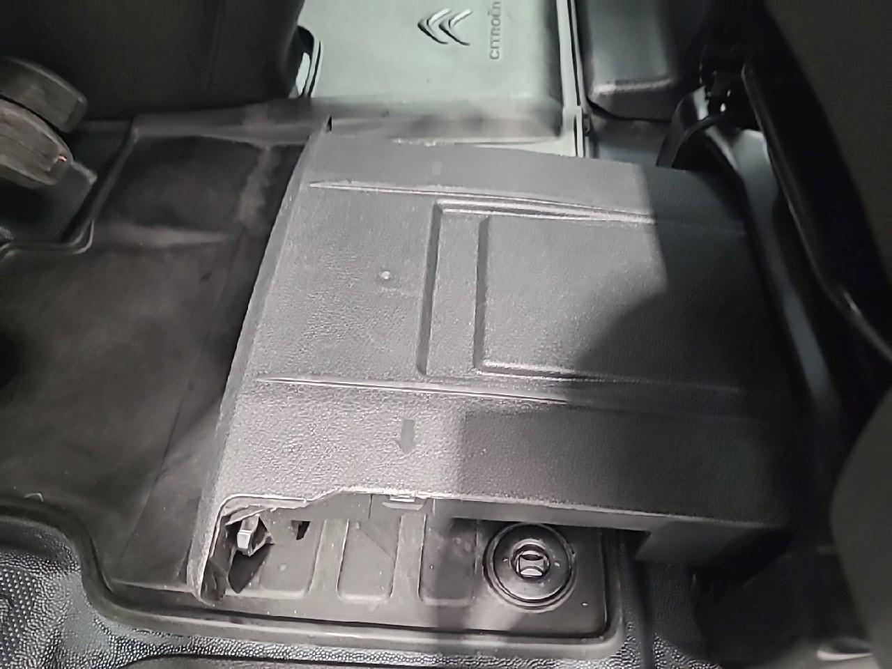 Citroën Jumpy cab approfondie xl bluehdi 120 bvm6 club 340 nm — photo 25