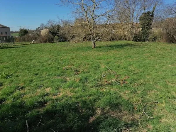 Terrain à bâtir Vente Farges-lès-Mâcon   69000€