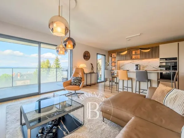 Évian-les-Bains - Centre-ville - Appartement T3 de 71 m² - Terrasse - Vue Lac - 2 chambres