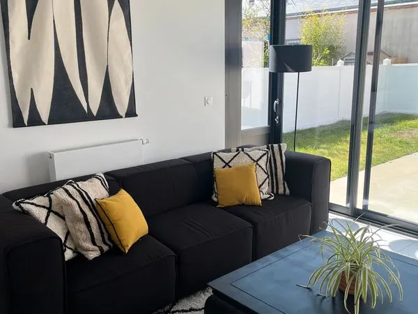 Maison meublée rénovée - 90 m2 - 3 chambres - jardin
