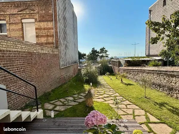 Maison 6 pièces 260 m²