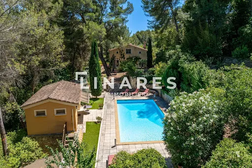 Maison 8 pièces 287 m²