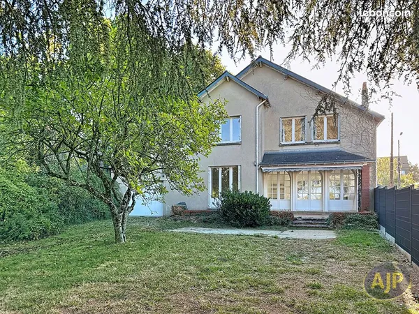 Maison 7 pièces 196 m²
