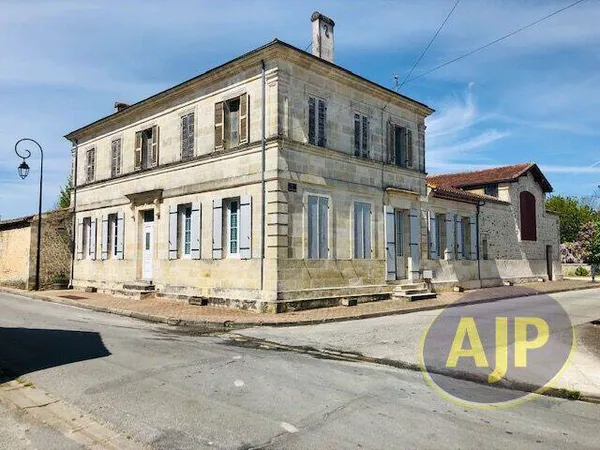 Maison 5 pièces 230 m²