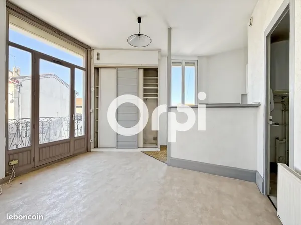 Studio 1 pièce 21 m²