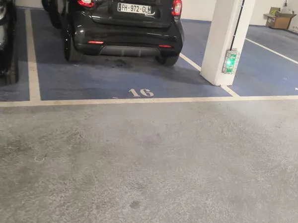 Parking à louer Levallois rue Danton
