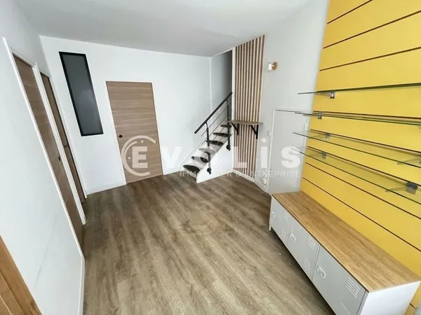 Locaux commerciaux - A VENDRE - 58 m² non divisibles