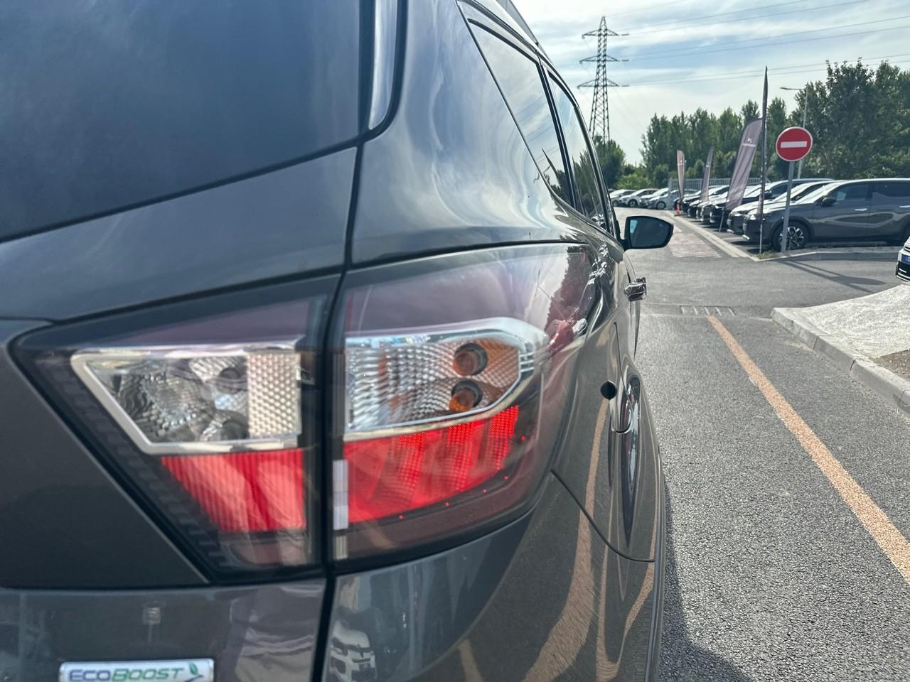 Ford Kuga 1.5 ecoboost 182ch stop&start st-line 4x4 bva — photo 15