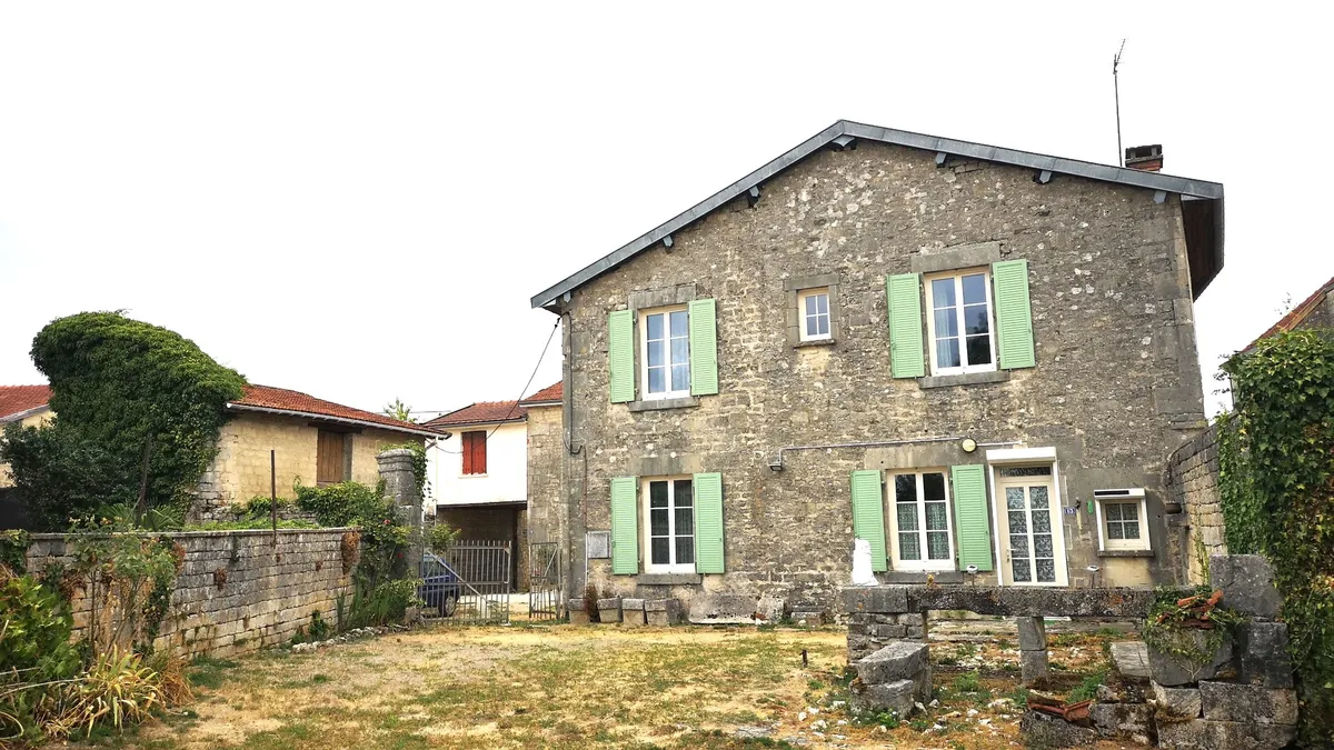 Photo 1