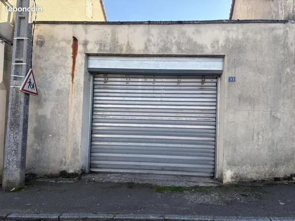 Parking/box 240 m² Mamers