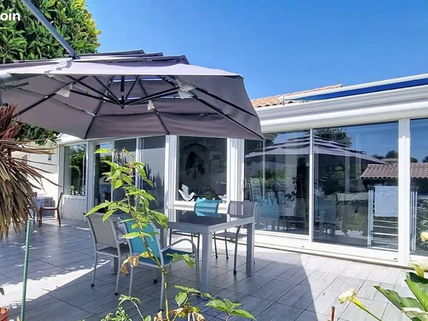 Maison traditionnelle de 195m2 à Meschers sur Gironde