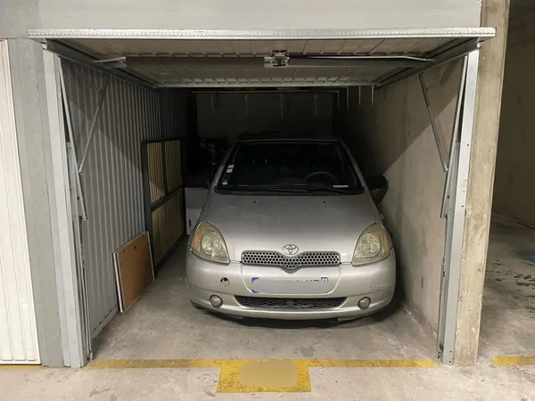 Parking 12 m²