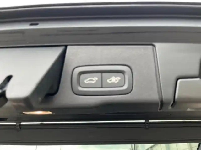 Volvo Xc60 t6 hybride rechargeable 253 + 145ch ultra style dark geartronic 8 awd — photo 15
