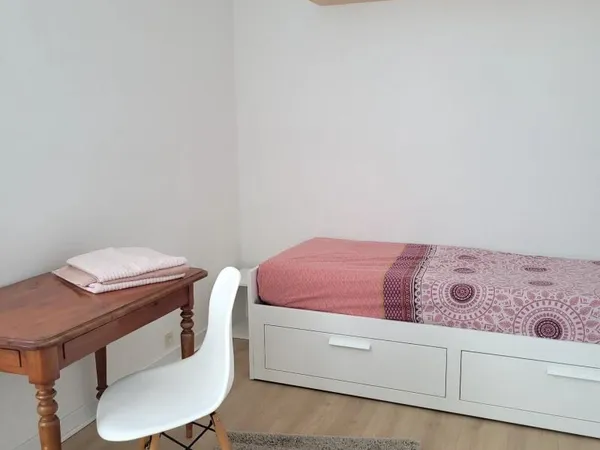Chambre 5 pièces 72 m²