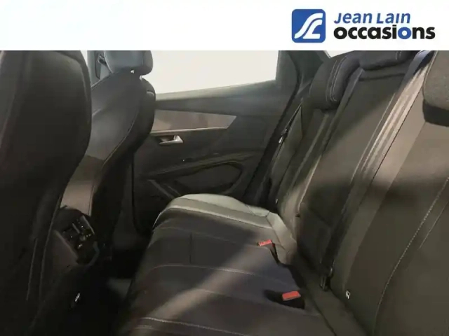 Peugeot 3008 hybrid4 300 e-eat8 — photo 17