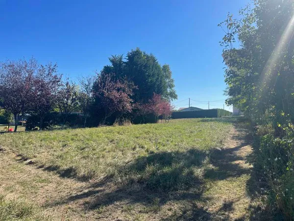 Terrain 3000 m²