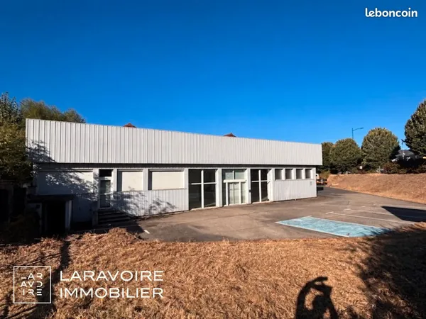 Local 420 m² UNIEUX
