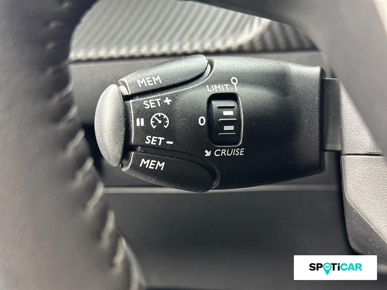 Peugeot 2008 1.2 puretech 100ch s&s style — photo 18