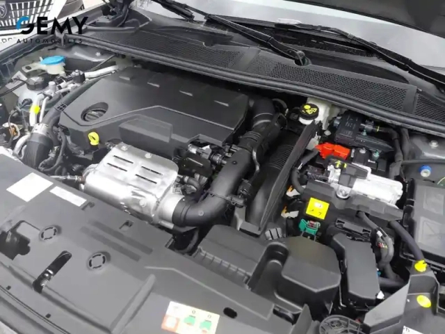 Peugeot 408 plug-in hybrid 240 ch e-dcs7 — photo 12
