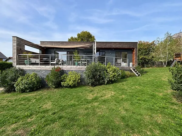 Maison récente de plain-pied - 94 m² - Méry