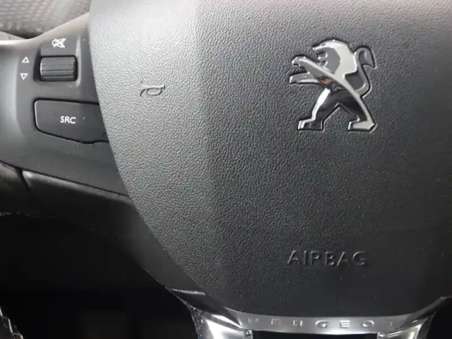 Peugeot 2008 1.2 puretech 110ch allure s&amp;s eat6 — photo 15