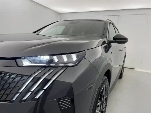 Peugeot 5008 hybrid 145 e-dcs6 — photo 24