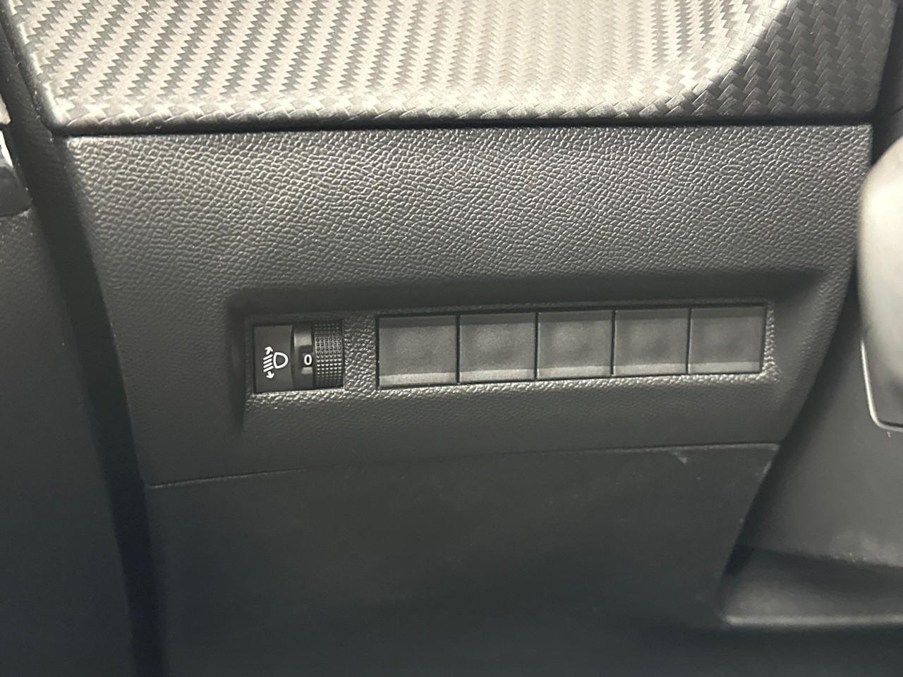 Peugeot 208 puretech 100 s&s bvm6 active — photo 16