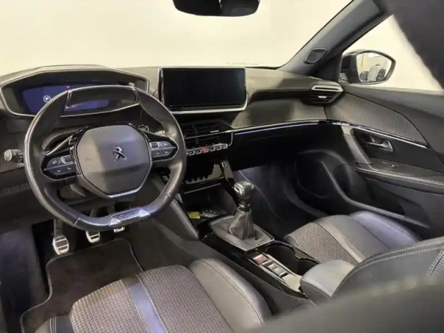 Peugeot 2008 1.2 puretech 130ch s&amp;s gt line 7cv — photo 13