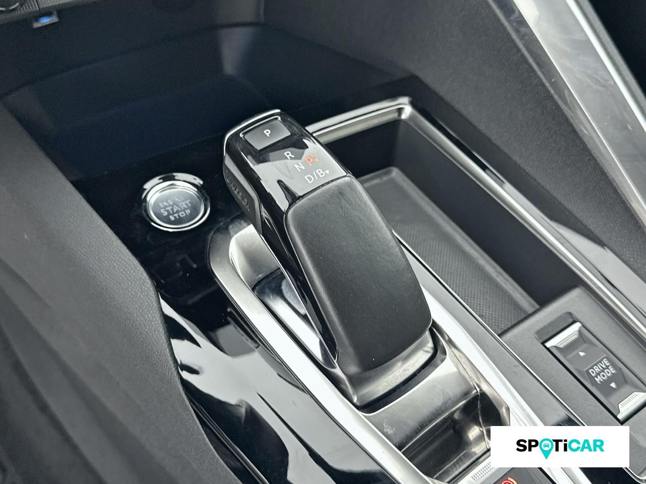 Peugeot 3008 hybrid4 300ch gt e-eat8 — photo 14