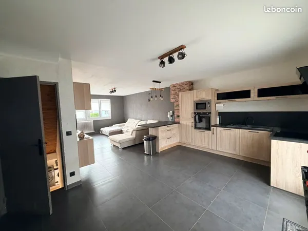 Maison 2 chambres avec jardin, garage et combles - Mexy