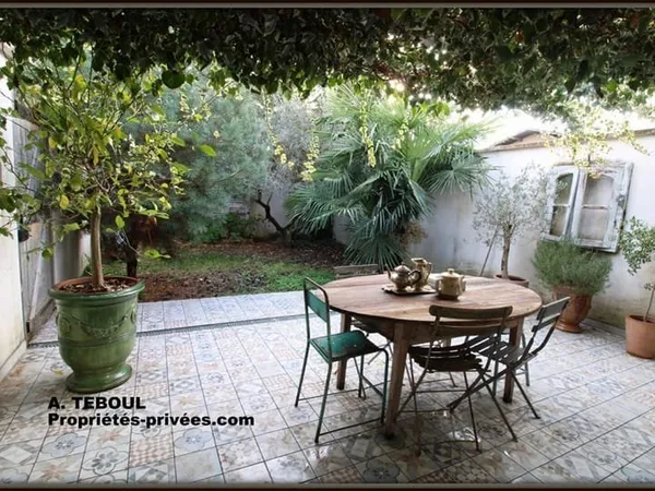 MAISON INDIVIDUELLE PLAIN-PIED A VILLEURBANNE DE 105M² AVEC JARDIN DE 60M² CONSTRUITE EN 2011