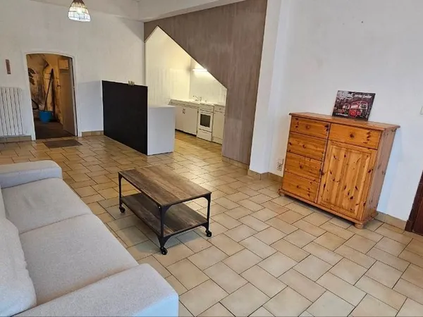 Grand T2 meublé à louer