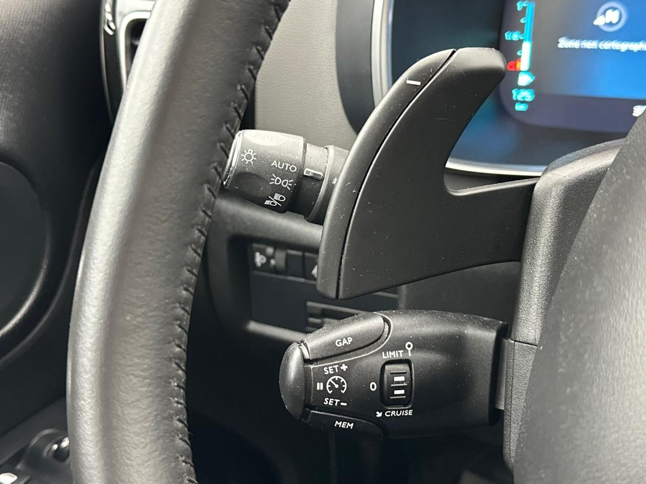 Citroën C5 Aircross hybride rechargeable 225 s&s e-eat8 c-series — photo 17
