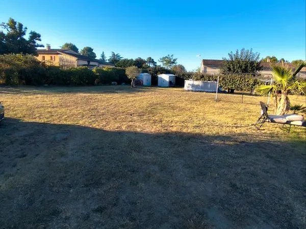 Terrain constructible 974m2 + maison 45m2 rénové