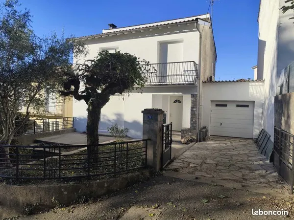 Maison traversante entièrement rénovée avec 3 chambres, garage et jardin - Quartier Peynevere
