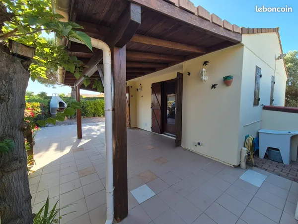Pavillon T4 avec jardin dans résidence avec piscine