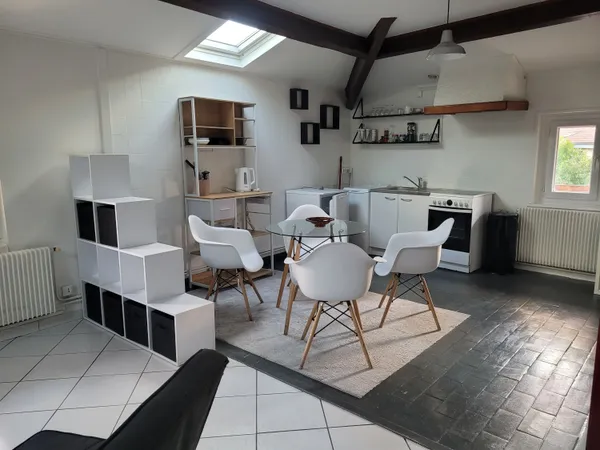 Loue appartement (loft meublé)