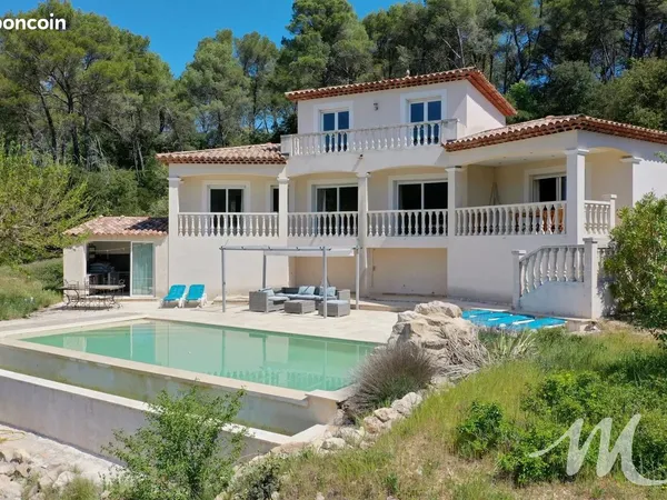 Villa 4 pièces 140 m²