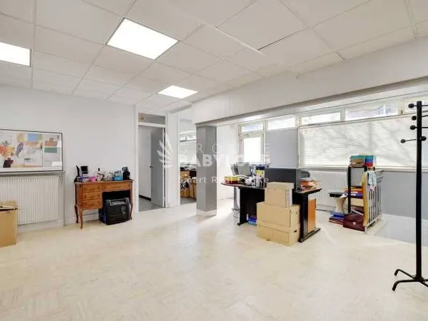 Bureaux 163 m²