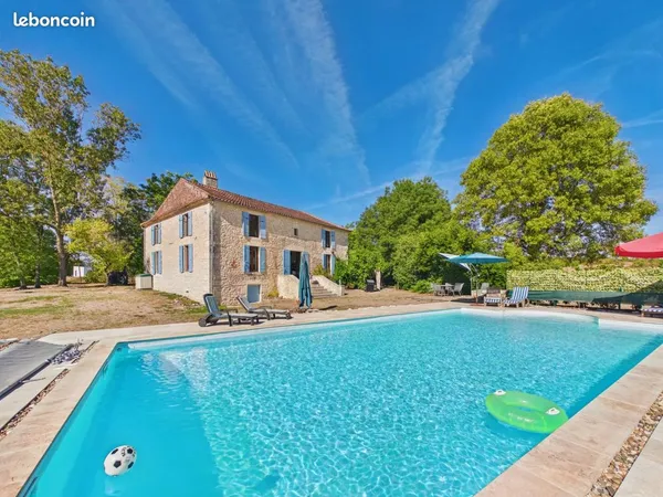Propriété 6 pièces 230 m²