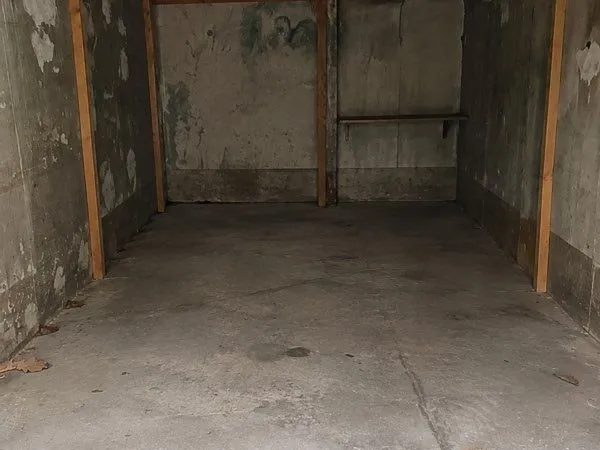 À louer - Garage fermé d'environ 13 m² idéalement situé rue Alberti, en plein coeur de Nice