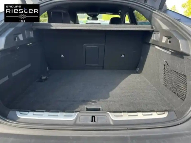 Peugeot 408 phev 225 e-eat8 — photo 9