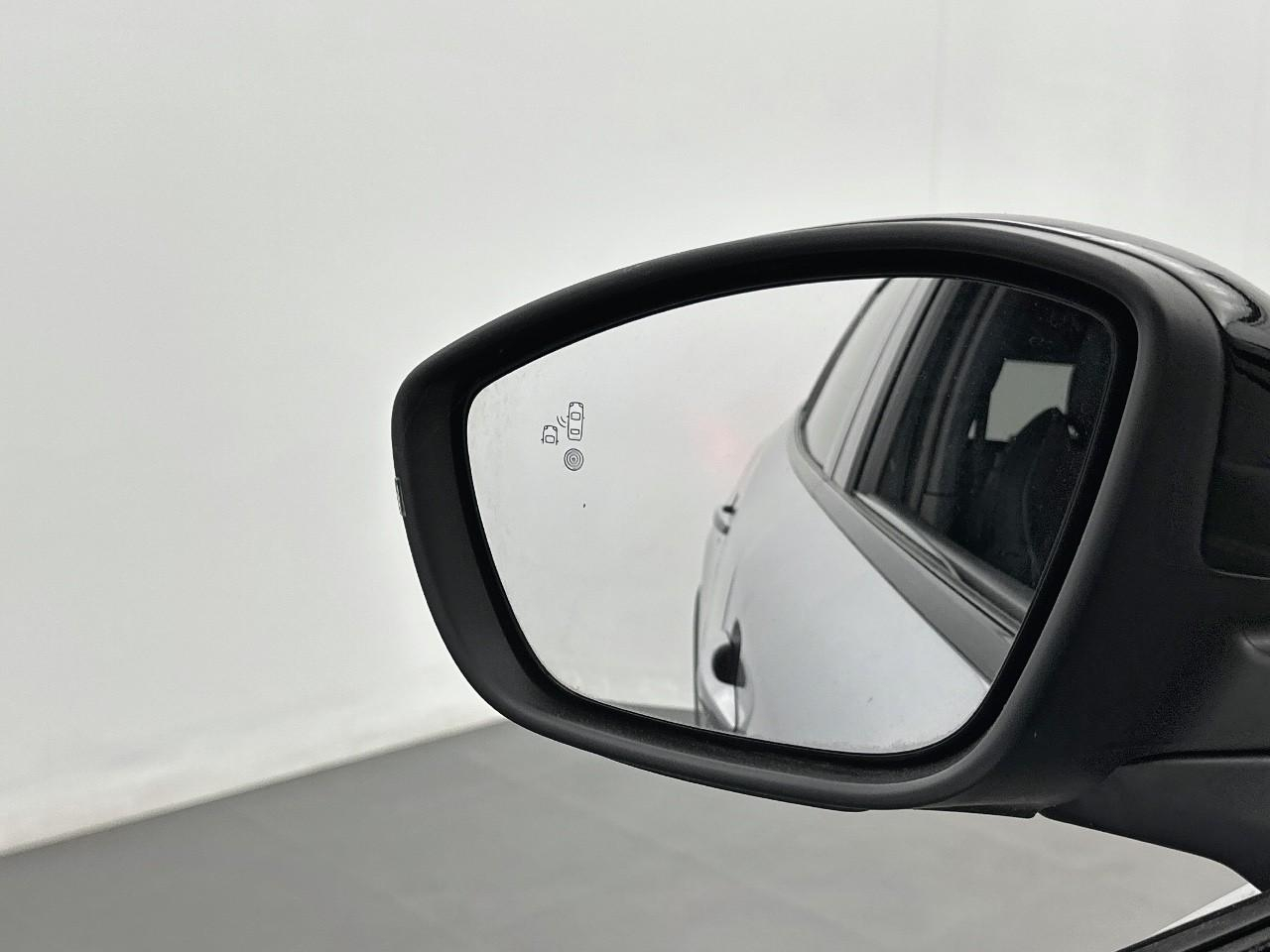 Peugeot 2008 puretech 130 s&s eat8 gt pack — photo 33