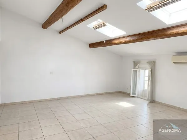 Bel appartement T3 rénové au centre de Marseillan