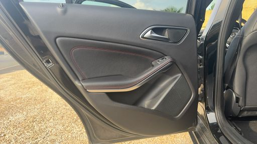 Mercedes Classe A 200 d 136 7G-DCT - Fascination – 2015 – 147976 km – Diesel – Boîte Automatique — photo 7