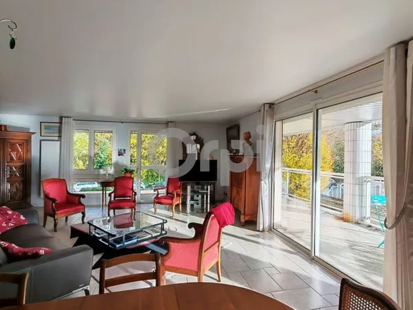 Appartement 4 pièces 142 m²