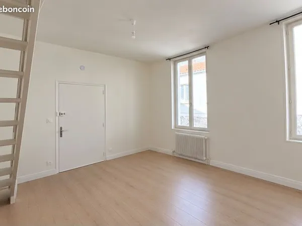 Appart rénové 2 chambres en duplex